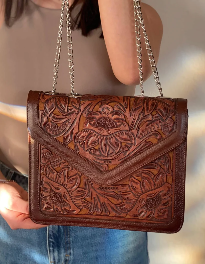 s488731534131934390_p113_i13_w2831